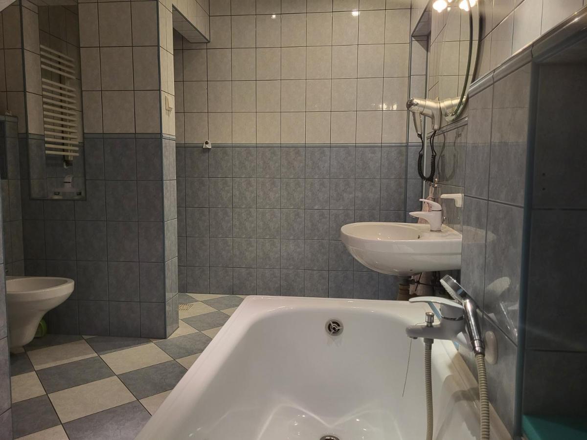 クラクフApartament Przy Bloniachアパートメント エクステリア 写真